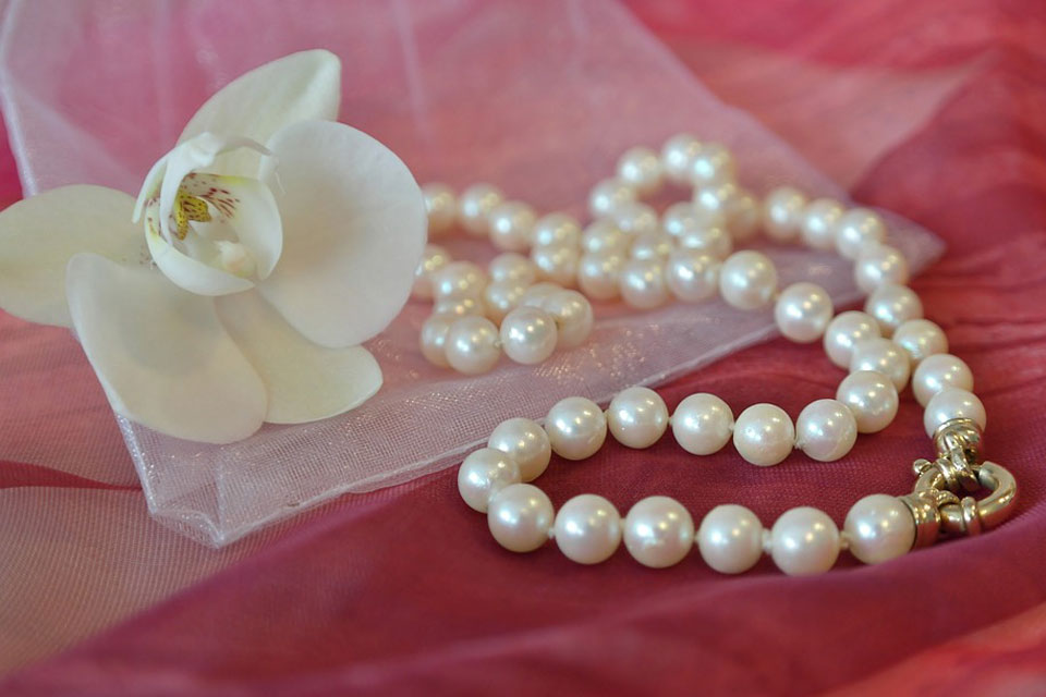Pearls Dream Meaning and Symbolism Dream Glossary