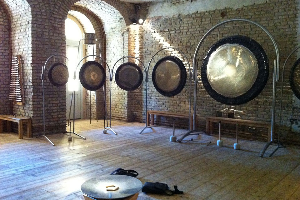 To Dream About Gong Meaning and Symbolism Dream Glossary