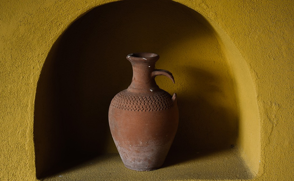 To Dream About Carafe Meaning and Symbolism Dream Glossary