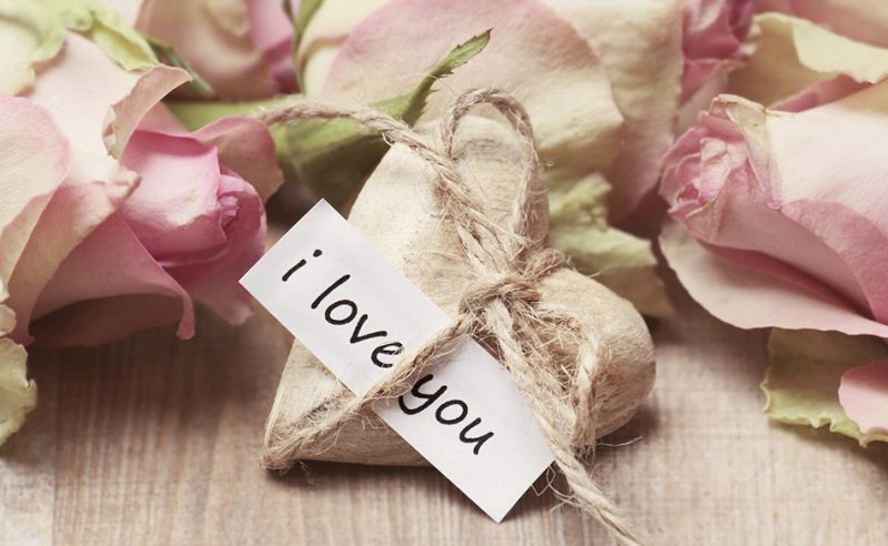 Gift saying "I love you"