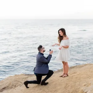 Man proposing woman