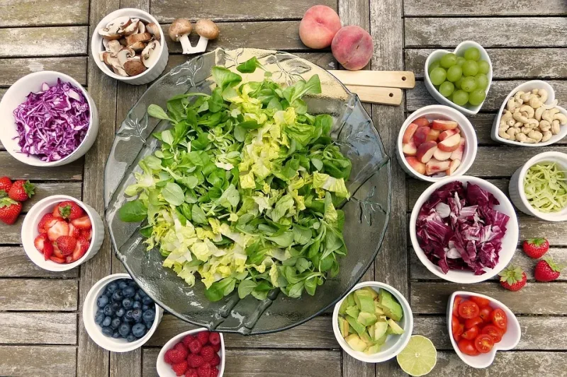 Salad with accessories