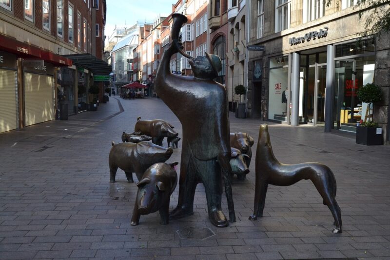 Statue of a swineherd